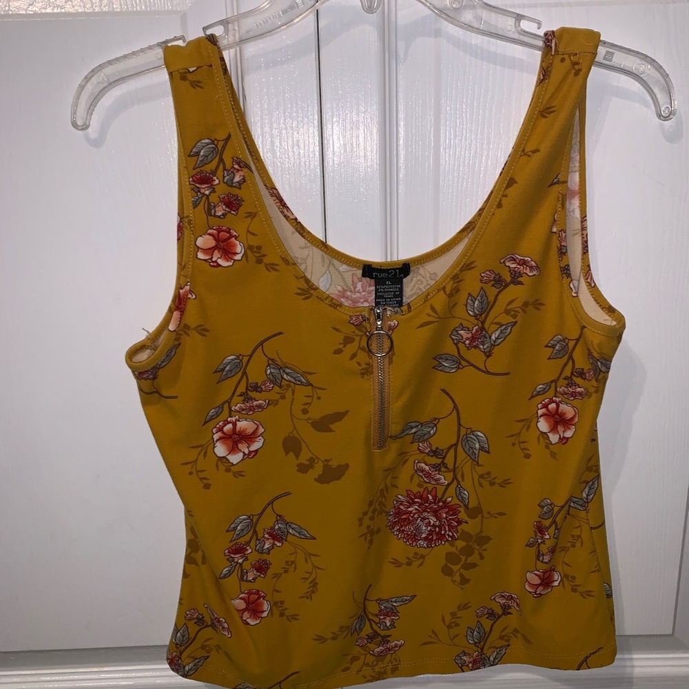 Zip down women’s top